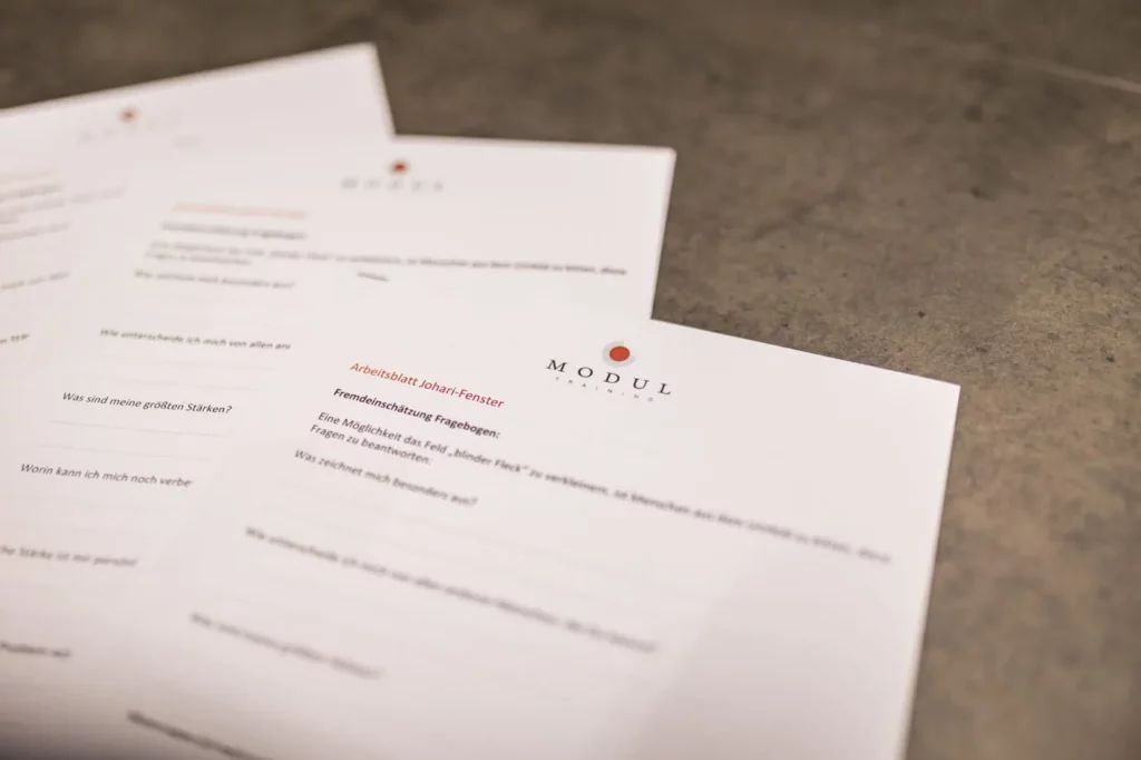 Arbeitsblätter aus dem Seminar mit Fragen zur Selbst- und Fremdeinschätzung